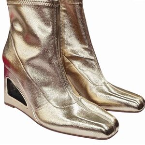 Katy Perry Women's The Hollow Wedge Bootie Gold Ankle Boots